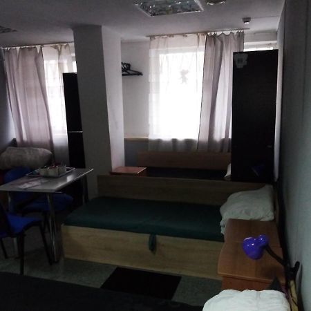 Нау Гостиница Kiev Ngoại thất bức ảnh