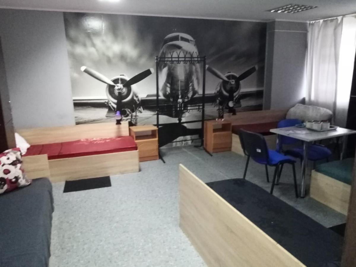 Нау Гостиница Kiev Ngoại thất bức ảnh